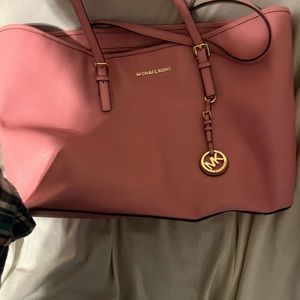 Michael kors pink large tote with MK key chain